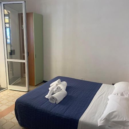 Caravella Hotel Deiva Marina Exterior foto