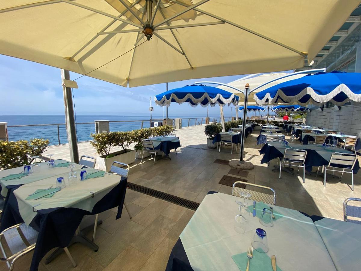 Caravella Hotel Deiva Marina Exterior foto