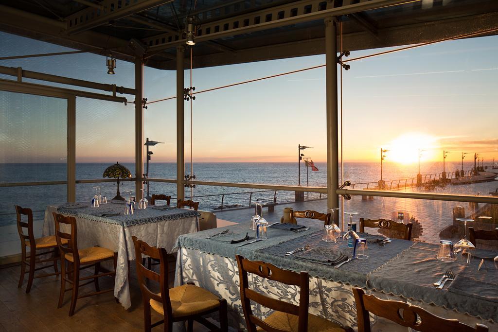 Caravella Hotel Deiva Marina Exterior foto